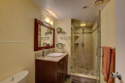 Copropriété à vendre à Deerfield Beach, Floride: 2 chambres, 111.48 m2 № 1410981 - photo 17