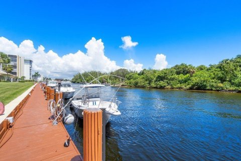 Copropriété à vendre à Deerfield Beach, Floride: 2 chambres, 111.48 m2 № 1410981 - photo 6