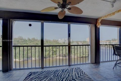 Copropriété à vendre à Deerfield Beach, Floride: 2 chambres, 111.48 m2 № 1410981 - photo 20