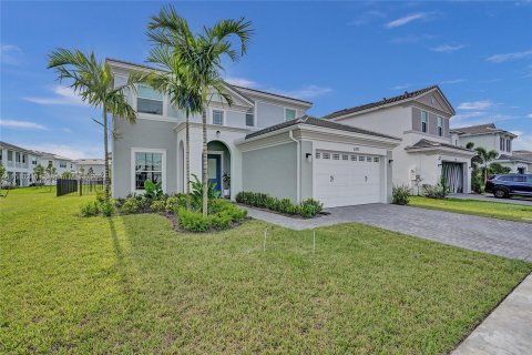 House in Westlake, Florida 4 bedrooms, 200.95 sq.m. № 1410980 - photo 4