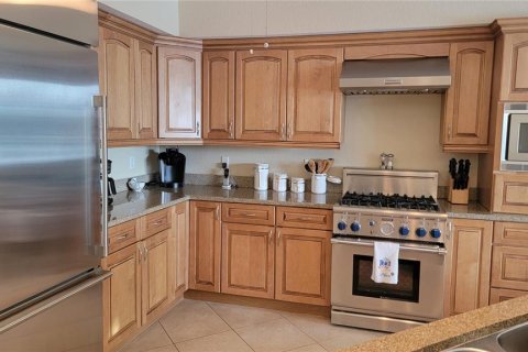 Condo in Sarasota, Florida, 2 bedrooms  № 218213 - photo 10