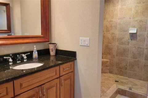 Condo in Sarasota, Florida, 2 bedrooms  № 218213 - photo 16