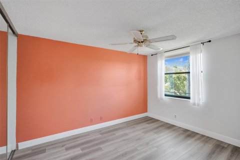 Condo in Coconut Creek, Florida, 2 bedrooms  № 1189827 - photo 26