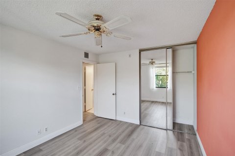 Condo in Coconut Creek, Florida, 2 bedrooms  № 1189827 - photo 23