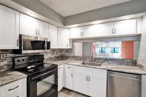 Condo in Coconut Creek, Florida, 2 bedrooms  № 1189827 - photo 27