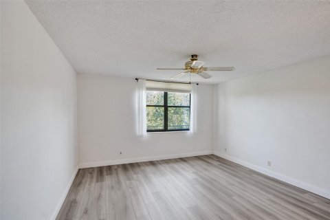 Condo in Coconut Creek, Florida, 2 bedrooms  № 1189827 - photo 19