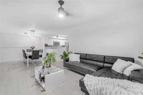 Condo in Miramar, Florida, 3 bedrooms  № 1290832 - photo 5