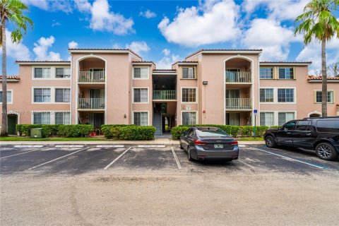 Condo in Miramar, Florida, 3 bedrooms  № 1290832 - photo 2