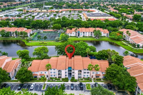 Copropriété à vendre à Miramar, Floride: 3 chambres, 100.33 m2 № 1290832 - photo 1