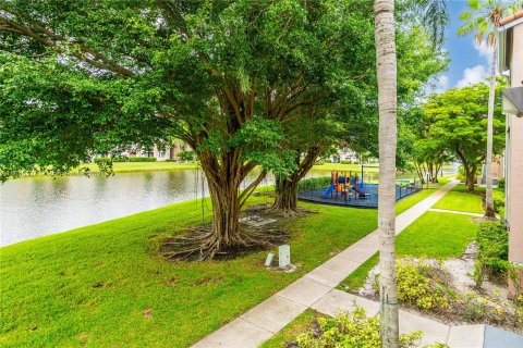 Condo in Miramar, Florida, 3 bedrooms  № 1290832 - photo 24