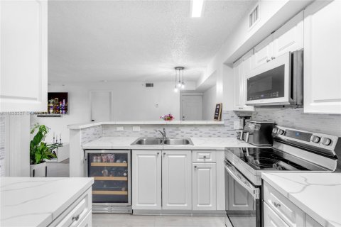 Condo in Miramar, Florida, 3 bedrooms  № 1290832 - photo 10