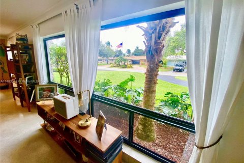 Villa ou maison à vendre à Hollywood, Floride: 4 chambres, 246.84 m2 № 829885 - photo 17