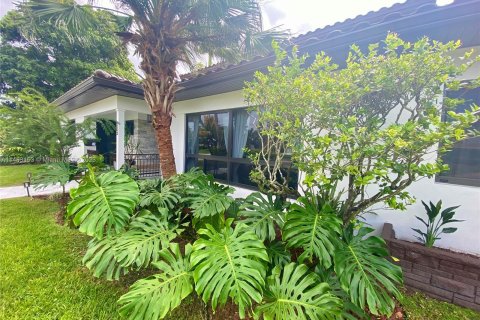 Villa ou maison à vendre à Hollywood, Floride: 4 chambres, 246.84 m2 № 829885 - photo 5