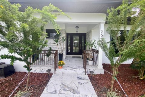 Villa ou maison à vendre à Hollywood, Floride: 4 chambres, 246.84 m2 № 829885 - photo 11
