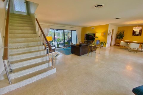 Villa ou maison à vendre à Hollywood, Floride: 4 chambres, 246.84 m2 № 829885 - photo 12