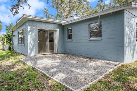 House in Tampa, Florida 3 bedrooms, 125.42 sq.m. № 1419595 - photo 27