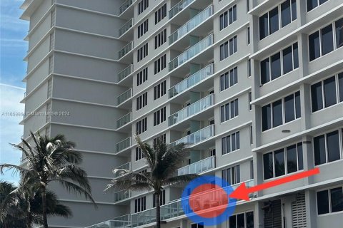 Condominio en venta en Sunny Isles Beach, Florida, 33.44 m2 № 1380109 - foto 4