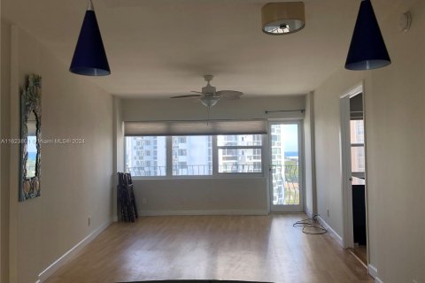 Condominio en alquiler en Fort Lauderdale, Florida, 2 dormitorios, 78.97 m2 № 1270610 - foto 6