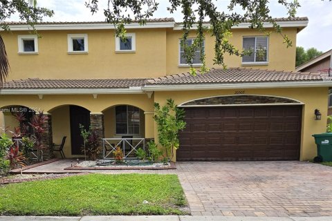 House in Miami Gardens, Florida 4 bedrooms, 226.77 sq.m. № 1270569 - photo 1