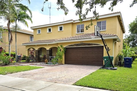 Villa ou maison à vendre à Miami Gardens, Floride: 4 chambres, 226.77 m2 № 1270569 - photo 3