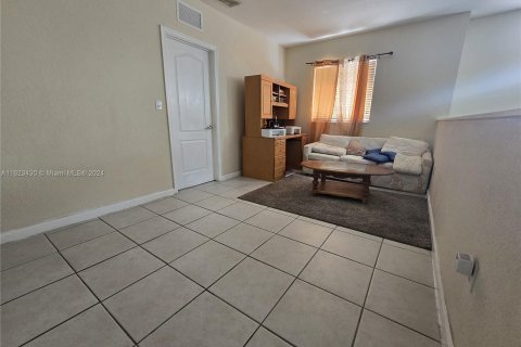 Villa ou maison à vendre à Miami Gardens, Floride: 4 chambres, 226.77 m2 № 1270569 - photo 19