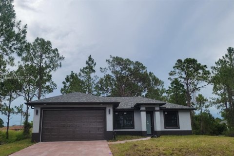 Villa ou maison à vendre à Lehigh Acres, Floride: 3 chambres, 134.99 m2 № 1352244 - photo 1