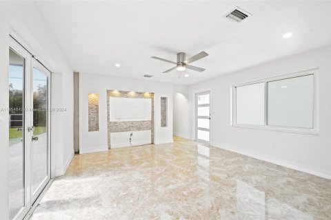 Villa ou maison à vendre à Cutler Bay, Floride: 3 chambres, 93.18 m2 № 1351804 - photo 9