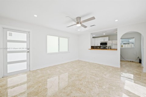 Villa ou maison à vendre à Cutler Bay, Floride: 3 chambres, 93.18 m2 № 1351804 - photo 6