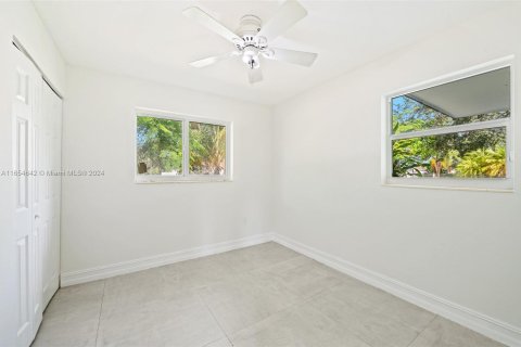 House in Cutler Bay, Florida 3 bedrooms, 93.18 sq.m. № 1351804 - photo 21