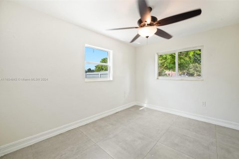 House in Cutler Bay, Florida 3 bedrooms, 93.18 sq.m. № 1351804 - photo 20