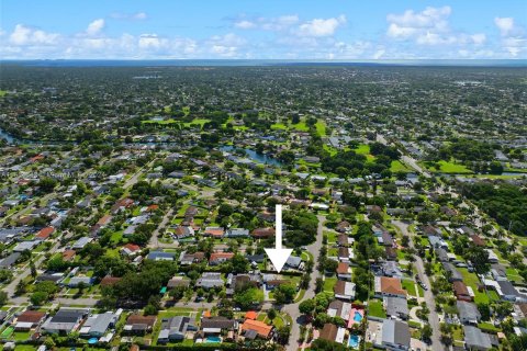 House in Cutler Bay, Florida 3 bedrooms, 93.18 sq.m. № 1351804 - photo 28