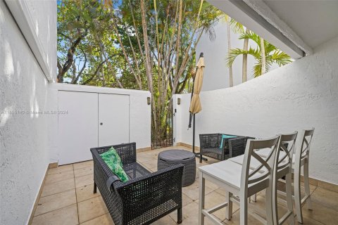 Touwnhouse à vendre à Aventura, Floride: 2 chambres, 118.17 m2 № 1352243 - photo 6