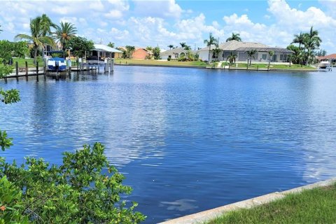 Terreno en venta en Punta Gorda, Florida № 644900 - foto 1