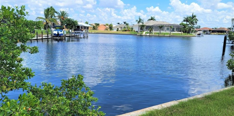 Terrain à Punta Gorda, Floride № 644900