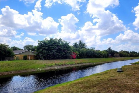 Condo in Coral Springs, Florida, 2 bedrooms  № 1160296 - photo 1