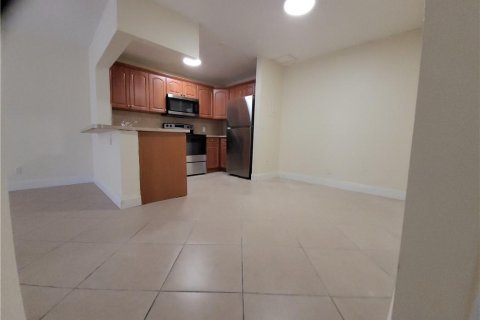 Condo in Coral Springs, Florida, 2 bedrooms  № 1160296 - photo 7