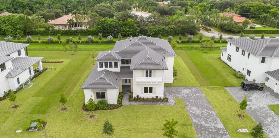 Villa ou maison à Davie, Floride 6 chambres, 549.8 m2 № 1348366