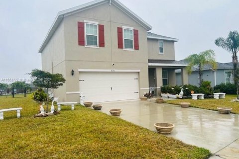 Casa en venta en Lehigh Acres, Florida, 4 dormitorios, 229.47 m2 № 1348367 - foto 2