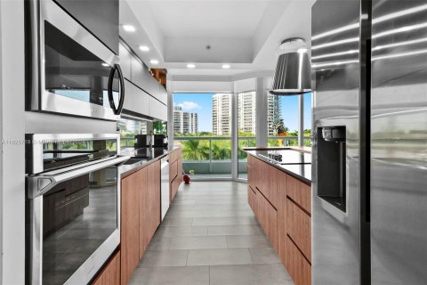 Condominio en venta en Aventura, Florida, 2 dormitorios, 139.82 m2 № 1272165 - foto 7