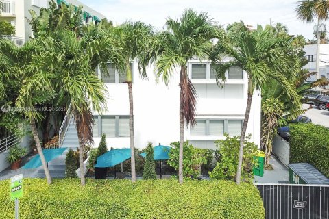 Condo in Miami Beach, Florida, 1 bedroom  № 686289 - photo 12