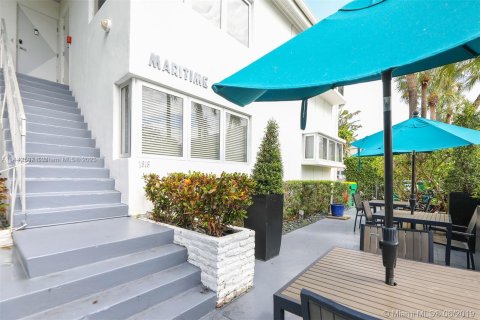 Condo in Miami Beach, Florida, 1 bedroom  № 686289 - photo 13