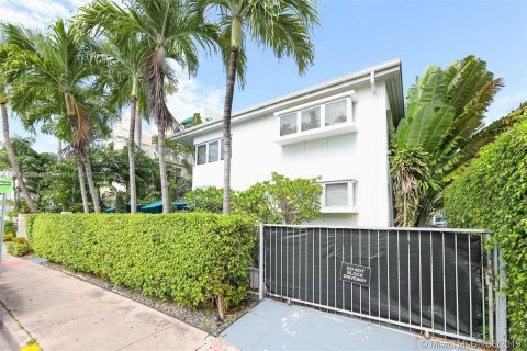 Condo in Miami Beach, Florida, 1 bedroom  № 686289 - photo 15