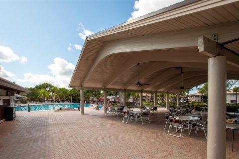 Condominio en venta en Tamarac, Florida, 2 dormitorios, 76.83 m2 № 996071 - foto 3