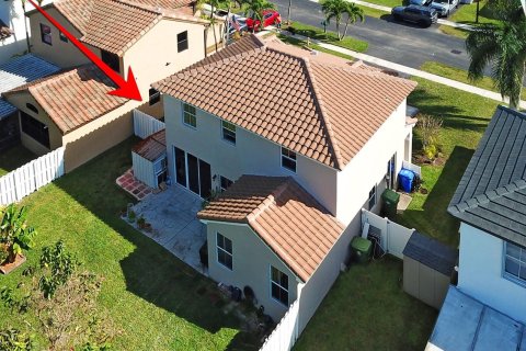 Villa ou maison à vendre à Pembroke Pines, Floride: 3 chambres, 190.26 m2 № 996041 - photo 3