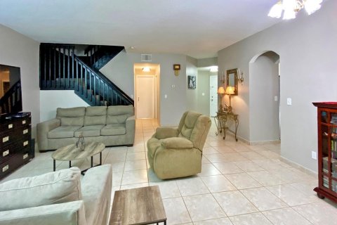 Villa ou maison à vendre à Pembroke Pines, Floride: 3 chambres, 190.26 m2 № 996041 - photo 29