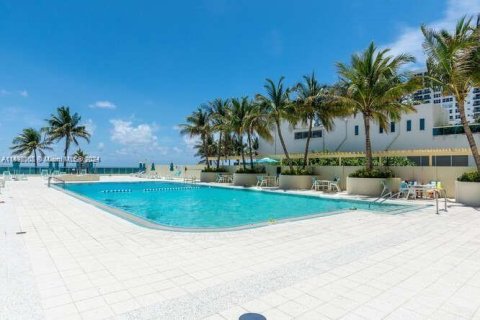 Copropriété à vendre à Hollywood, Floride: 44.78 m2 № 1206561 - photo 11