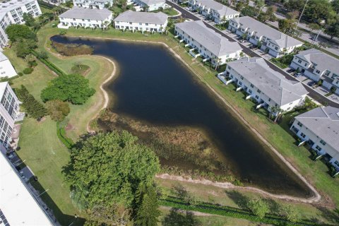 Touwnhouse à vendre à Deerfield Beach, Floride: 3 chambres, 184.6 m2 № 1146573 - photo 5