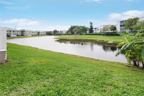 Touwnhouse à vendre à Deerfield Beach, Floride: 3 chambres, 184.6 m2 № 1146573 - photo 7