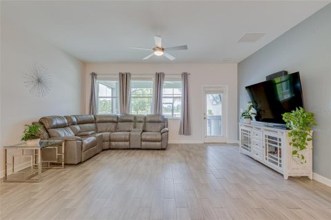 Casa en venta en Orlando, Florida, 5 dormitorios, 361.02 m2 № 1297237 - foto 21