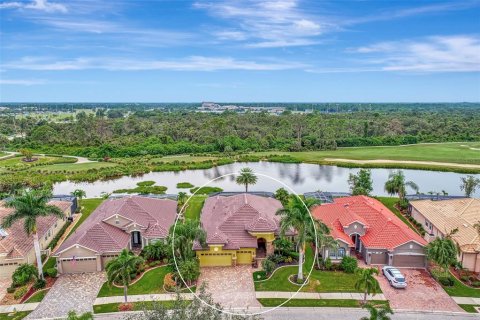 Villa ou maison à vendre à North Port, Floride: 3 chambres, 239.13 m2 № 729266 - photo 5